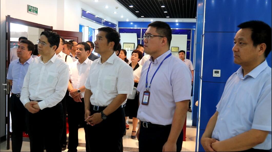 青島市委副書記牛俊憲到集團公司調(diào)研考察